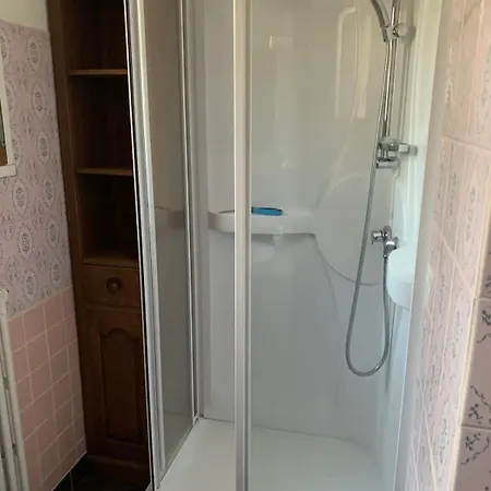 Maison Tranquille Au Vans 펜션 *