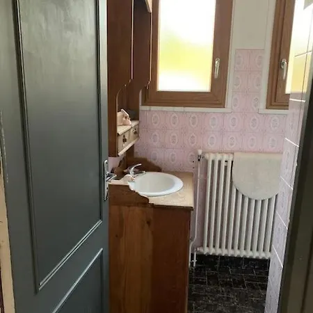 Maison Tranquille Au Vans 펜션 *