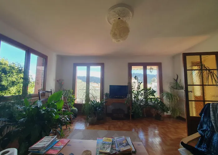 Maison Tranquille Au Vans Hébergement de vacances *