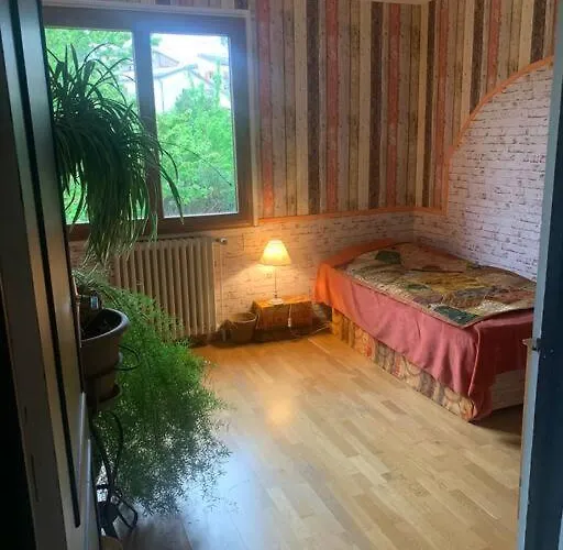 Maison Tranquille Au Vans Hébergement de vacances *